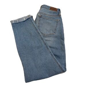 Hollister Curvy Ultra High-Rise Mom Jeans 26x27
